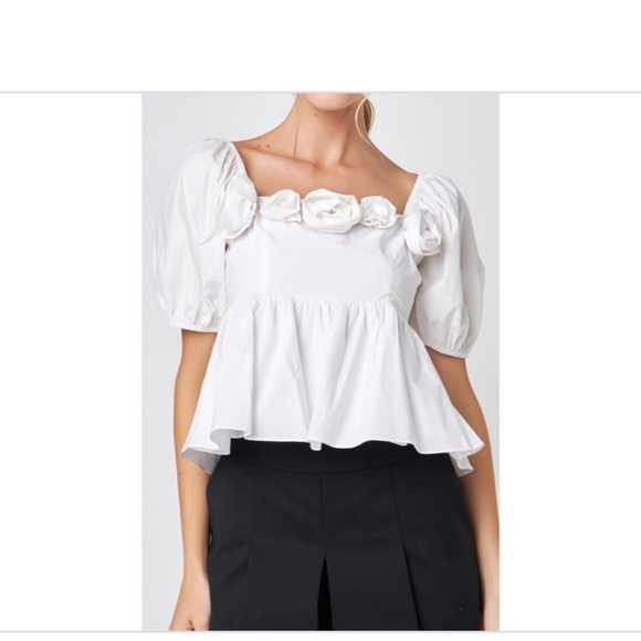 English Factory Tops - NWT English Factory White Puff Sleeve Peplum Blouse